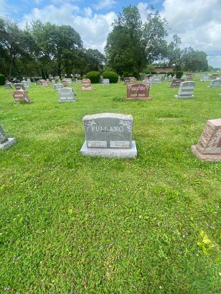 Anthony Pullano's grave. Photo 1