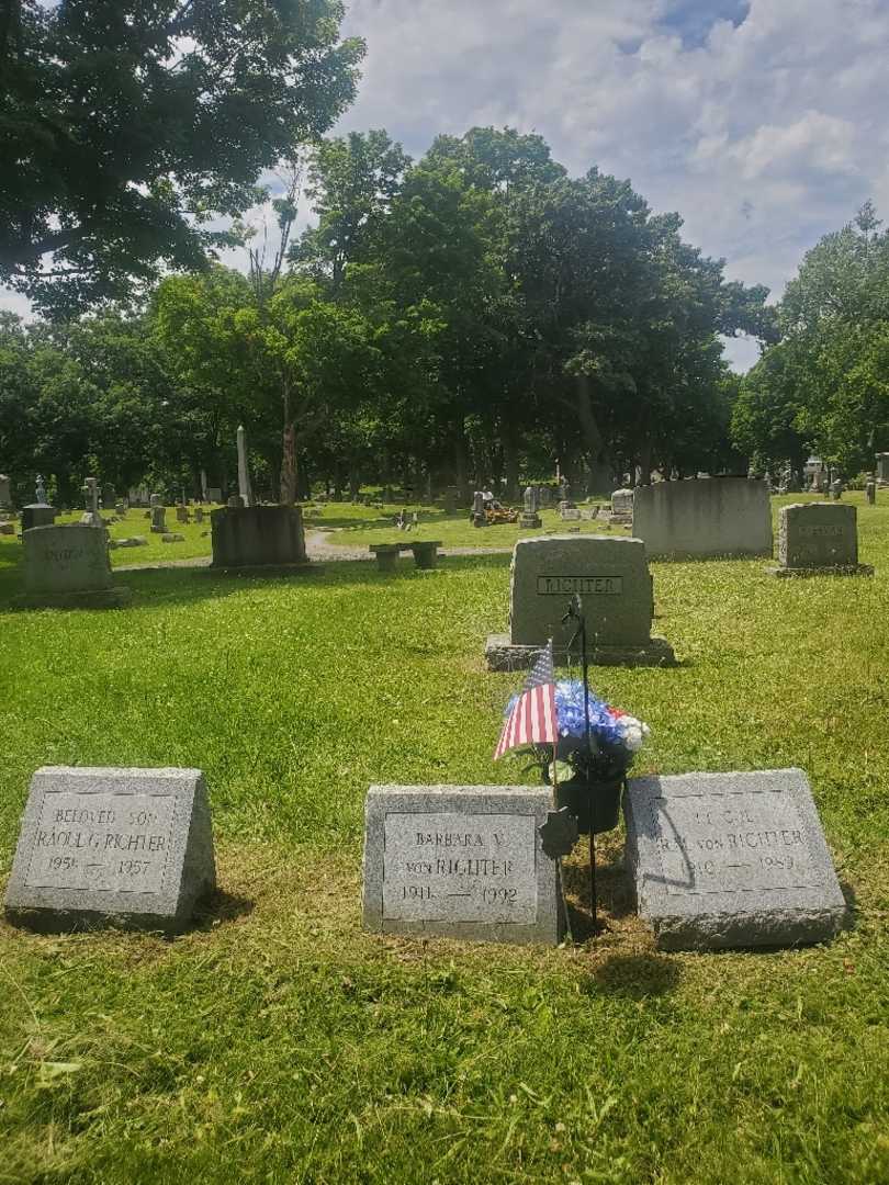 Barbara V. Von Richter's grave. Photo 1