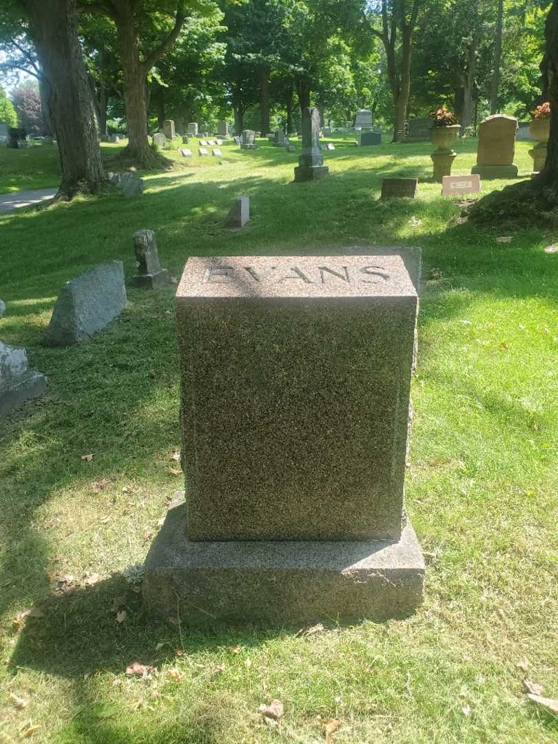 Francis J. Evans's grave. Photo 3
