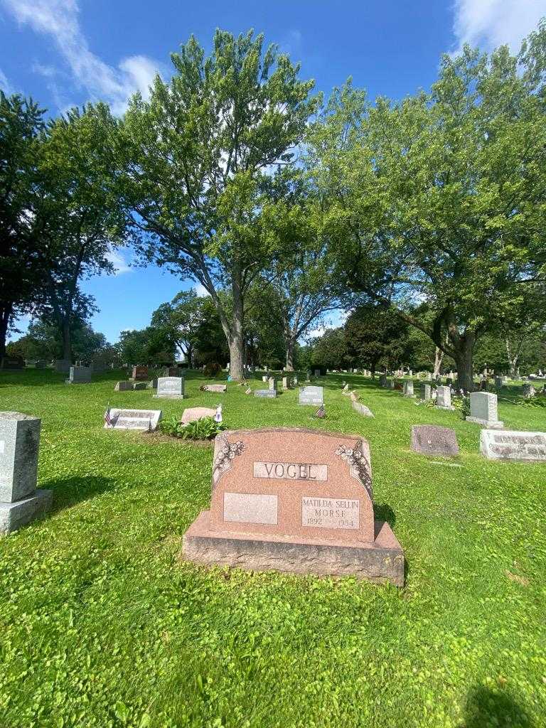 Matilda Sellin Morse's grave. Photo 1