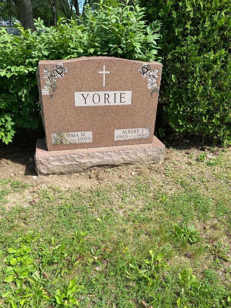 Albert J. Yorie's grave. Photo 2