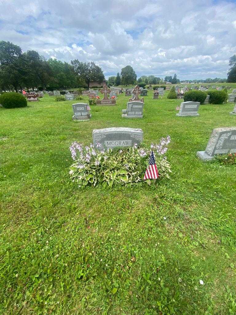 Audrey Ida McGraw's grave. Photo 1