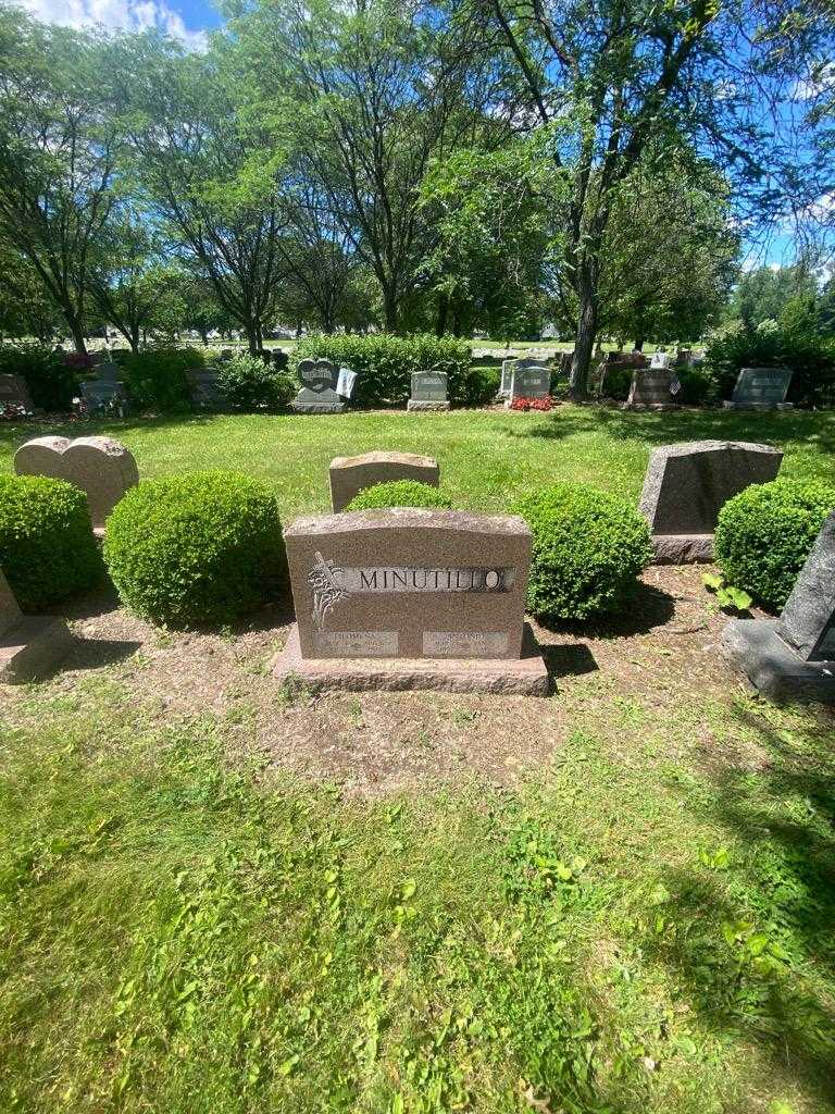 Filomena Minutillo's grave. Photo 1