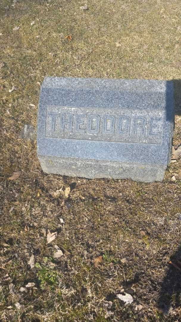Theodore C. Eckermann's grave. Photo 5
