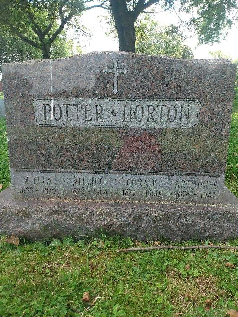 Cora B. Horton's grave. Photo 2