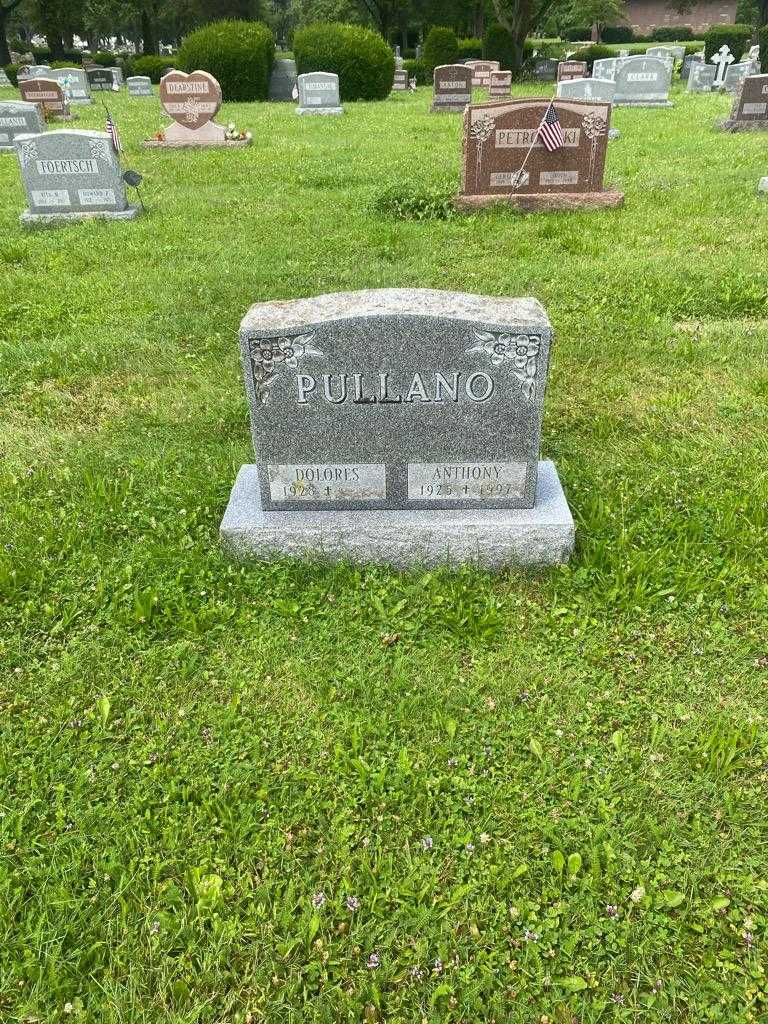 Anthony Pullano's grave. Photo 2