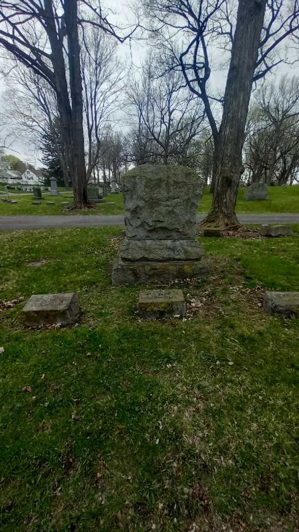 Elizabeth Nachant's grave. Photo 1