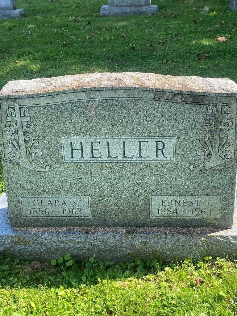 Clara S. Heller's grave. Photo 3