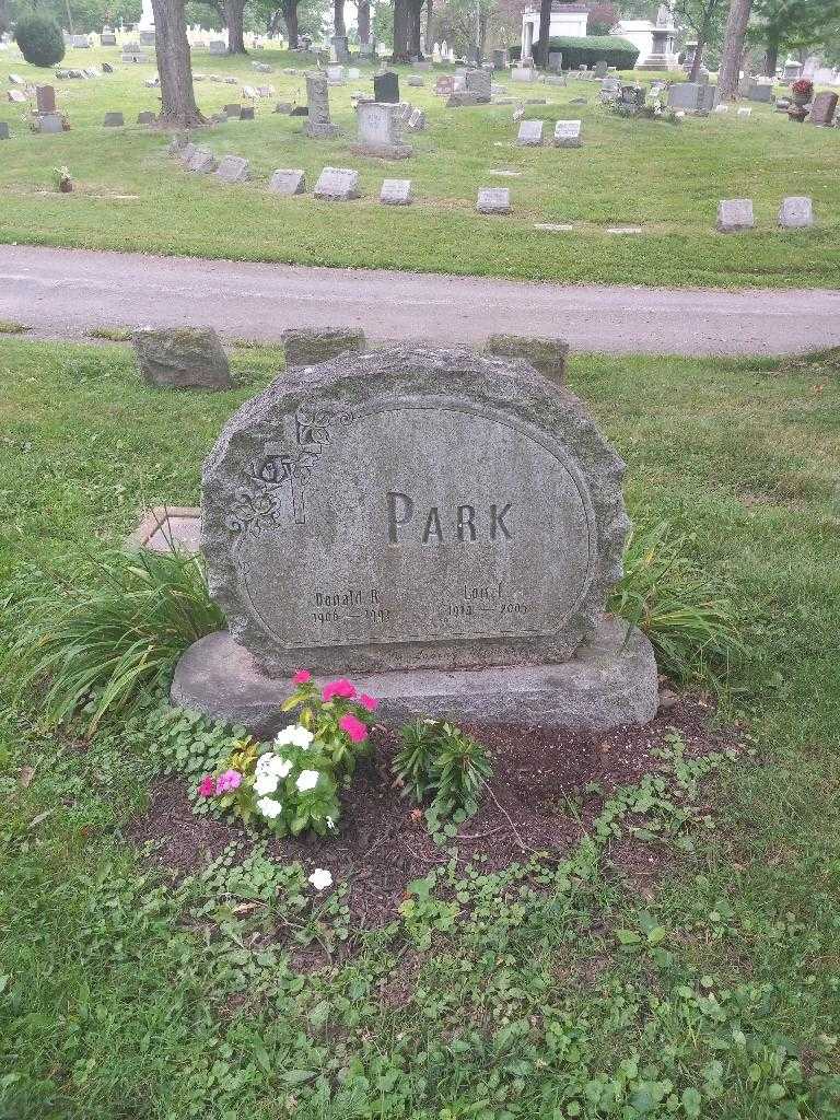 Stuart W. Park's grave. Photo 1
