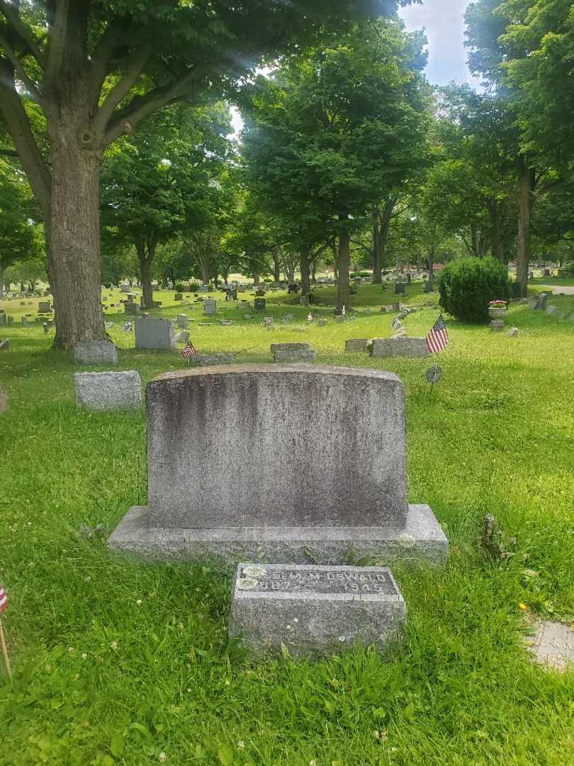 Cecelia M. Oswald's grave. Photo 1