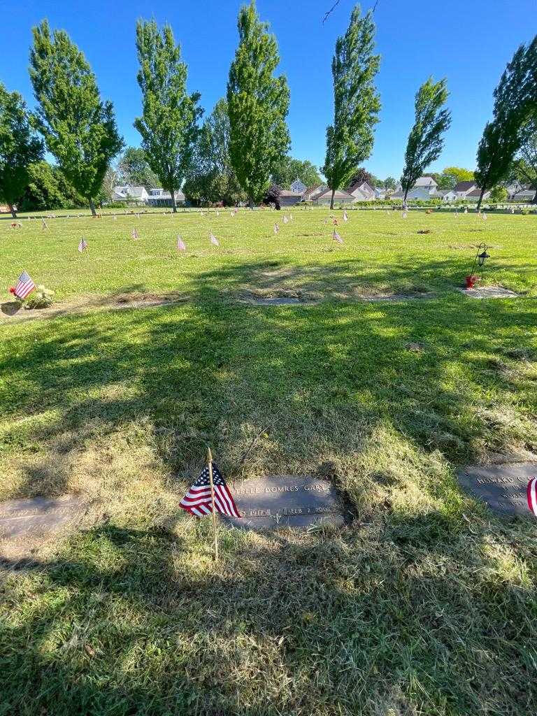 Estelle Domres Gary's grave. Photo 1