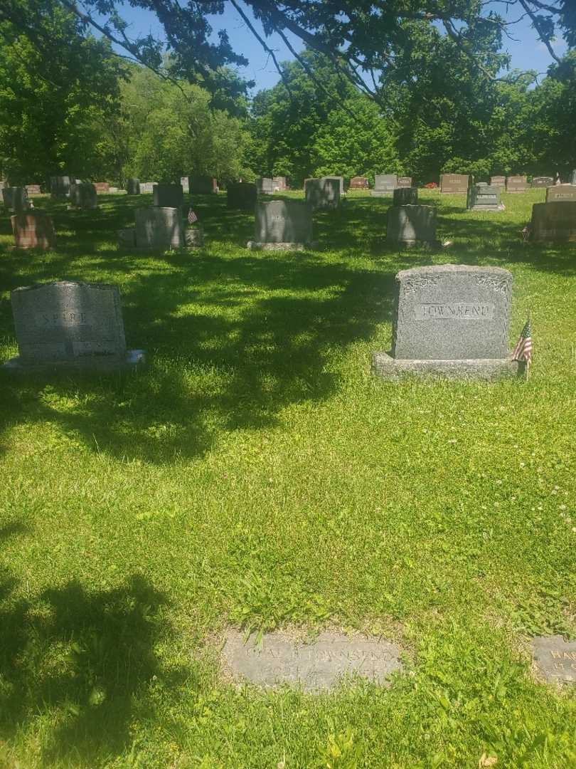 Opal B. Townsend's grave. Photo 1