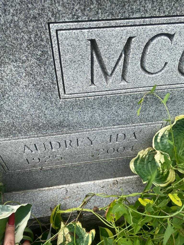 Audrey Ida McGraw's grave. Photo 3