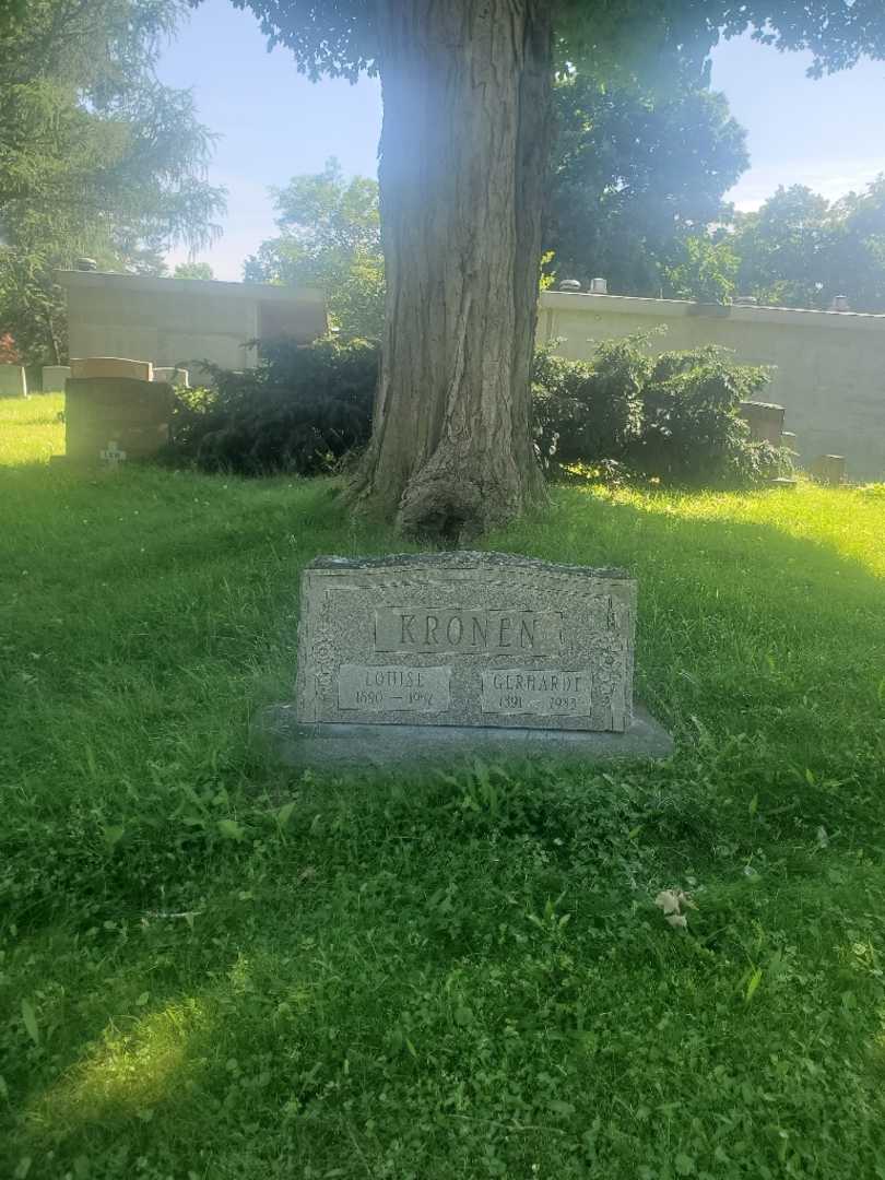Louise Kronen's grave. Photo 2