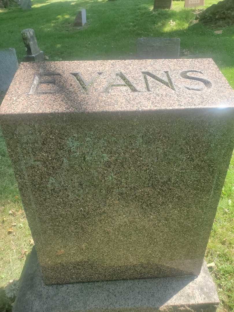 Francis J. Evans's grave. Photo 1