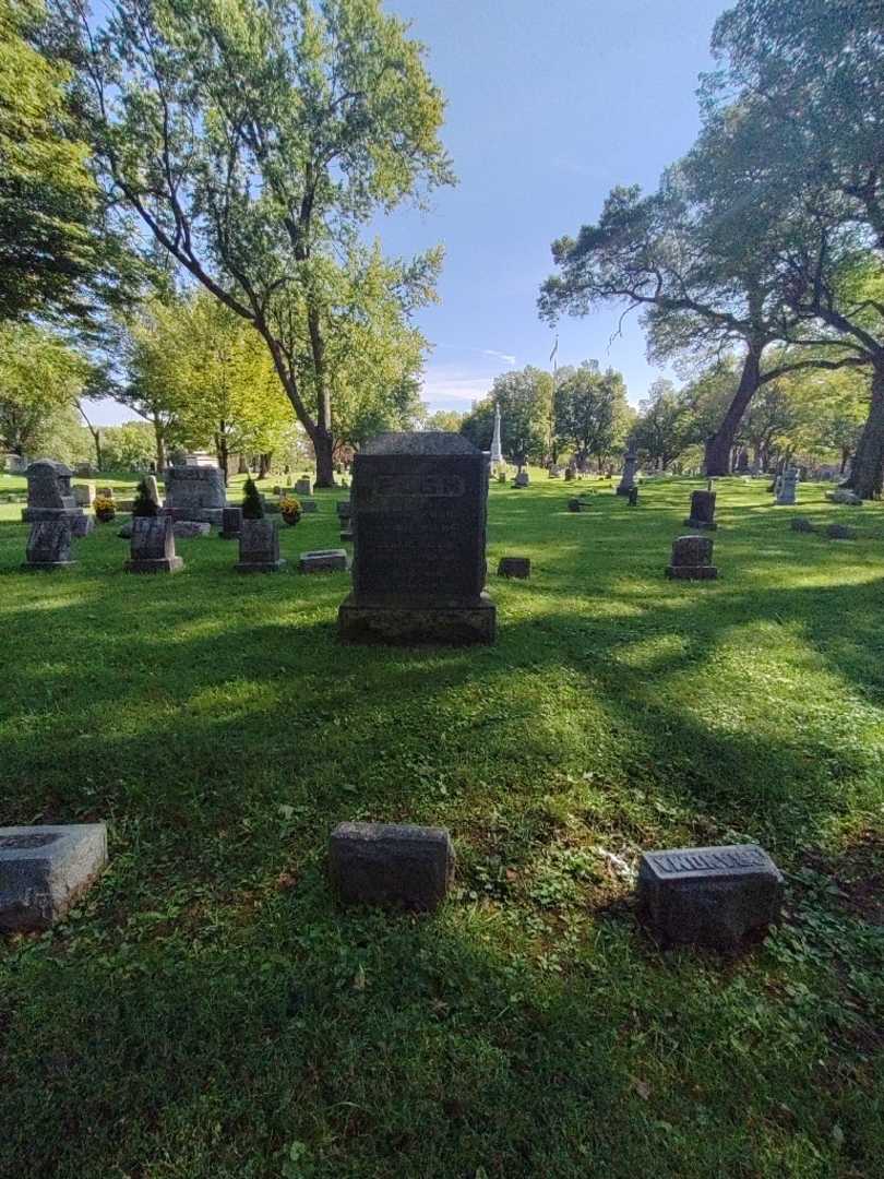 Sarah Pugh's grave. Photo 1