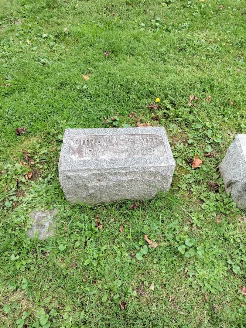 Cora E. Lefever's grave. Photo 2