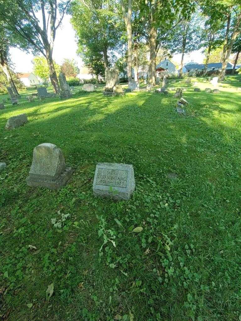 Silas Lessaongang's grave. Photo 1