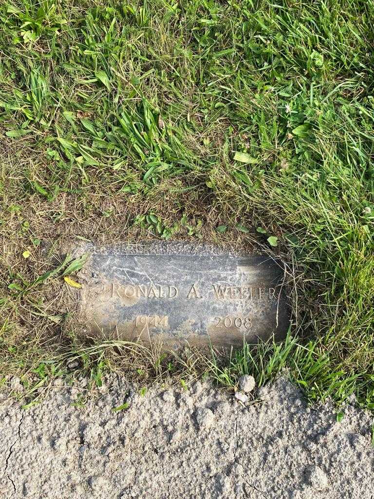 Ronald A. Weller's grave. Photo 3