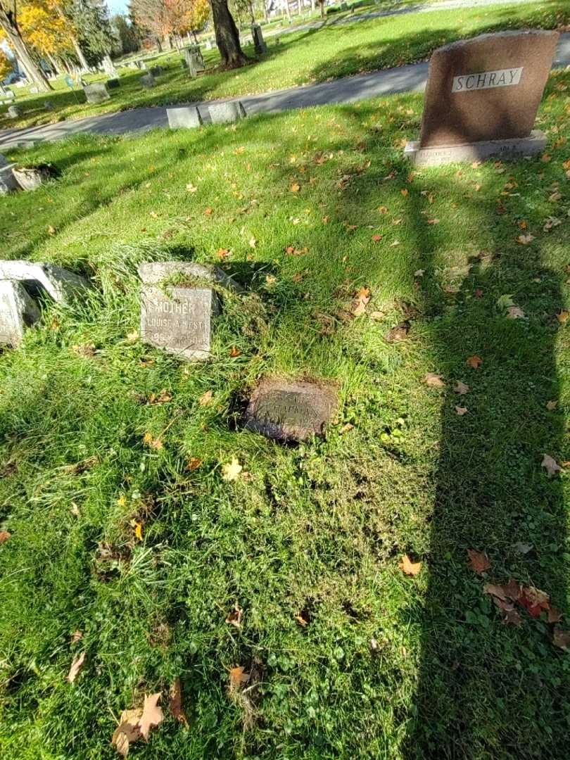 Margaret I. Chapman's grave. Photo 1