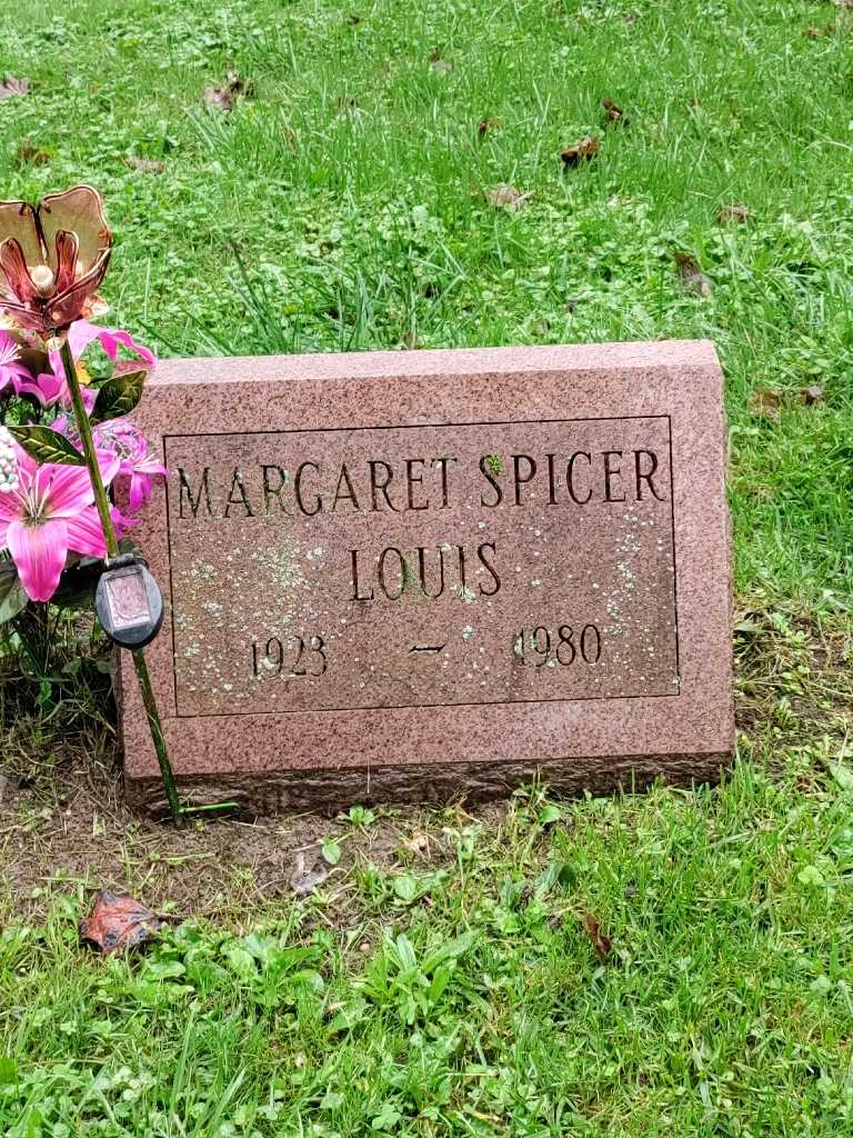 Margaret Spicer Louis's grave. Photo 4