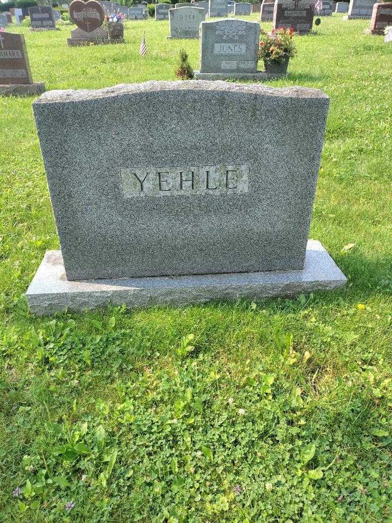 Dorothea S. Yehle's grave. Photo 3