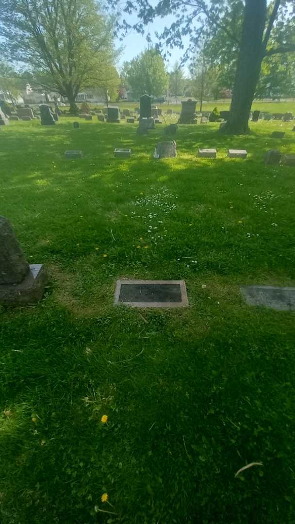Marcell L. Trushaw's grave. Photo 2