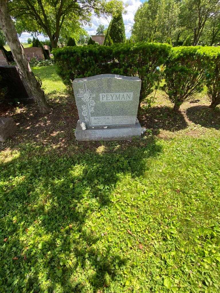Malcolm "Pop-pop" Peyman's grave. Photo 1