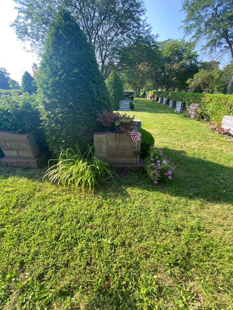 Peter H. Beuscher's grave. Photo 2