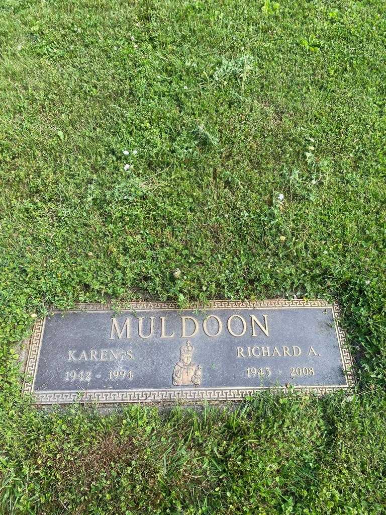 Richard A. Muldoon's grave. Photo 3