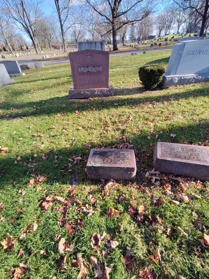 Esther L. Greene's grave. Photo 1