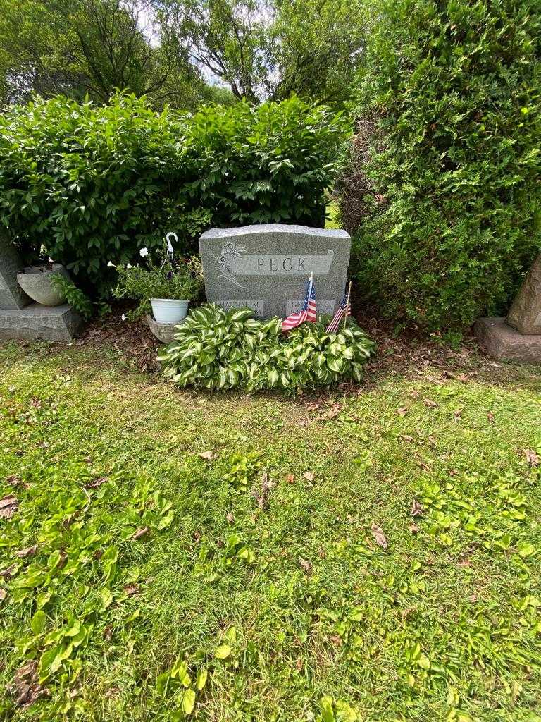 Hannah M. Peck's grave. Photo 1