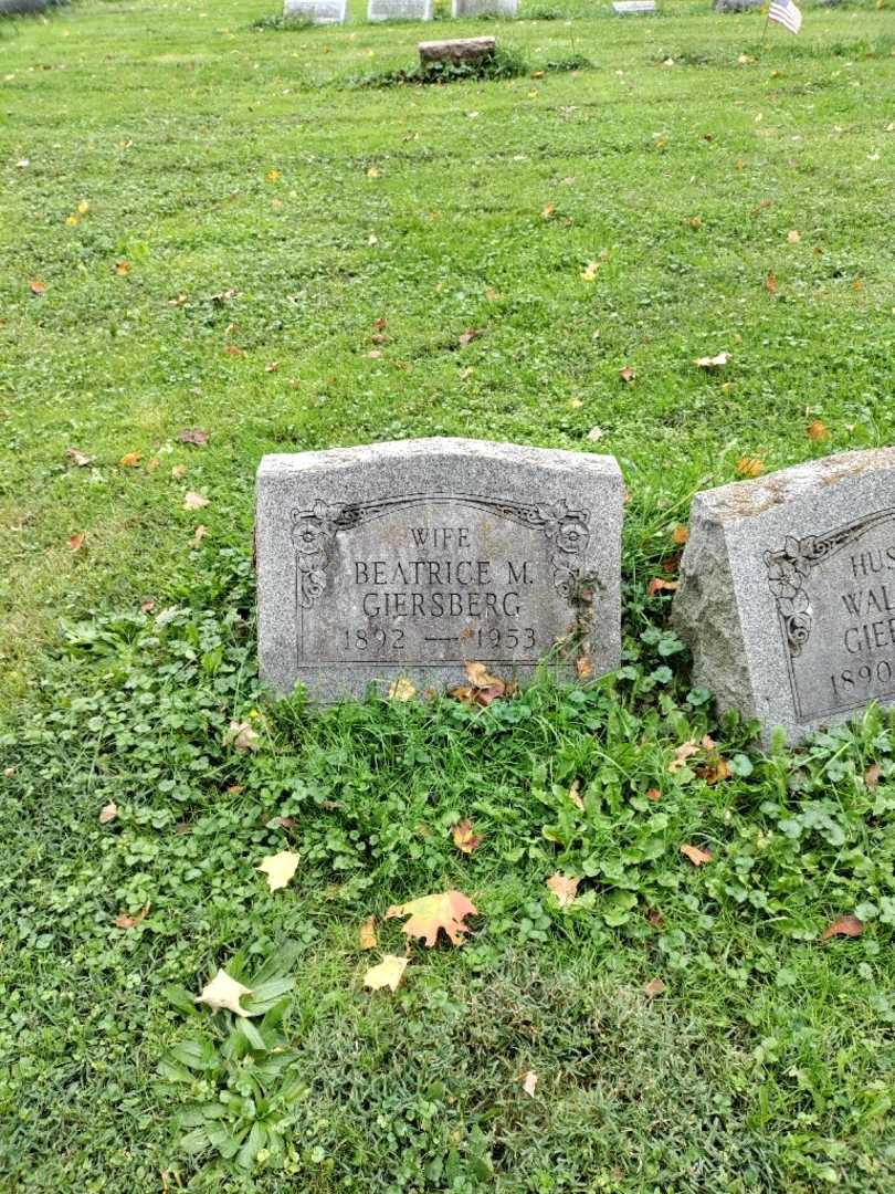 Beatrice May Giersberg's grave. Photo 2