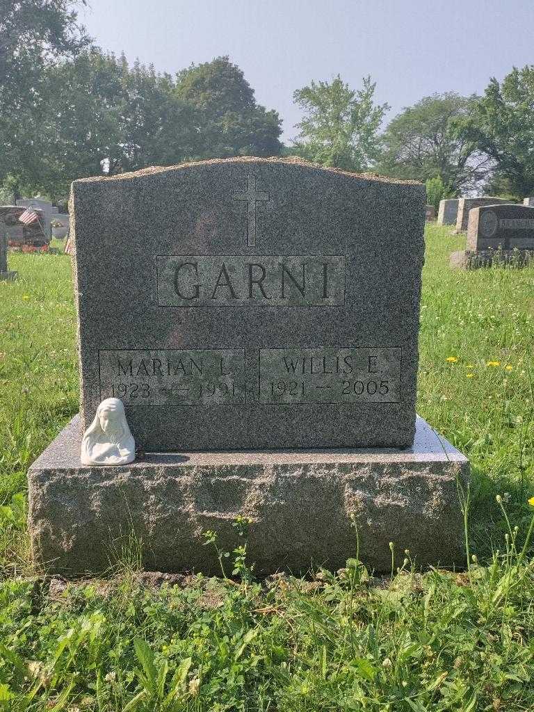 Willis E. Garni's grave. Photo 2