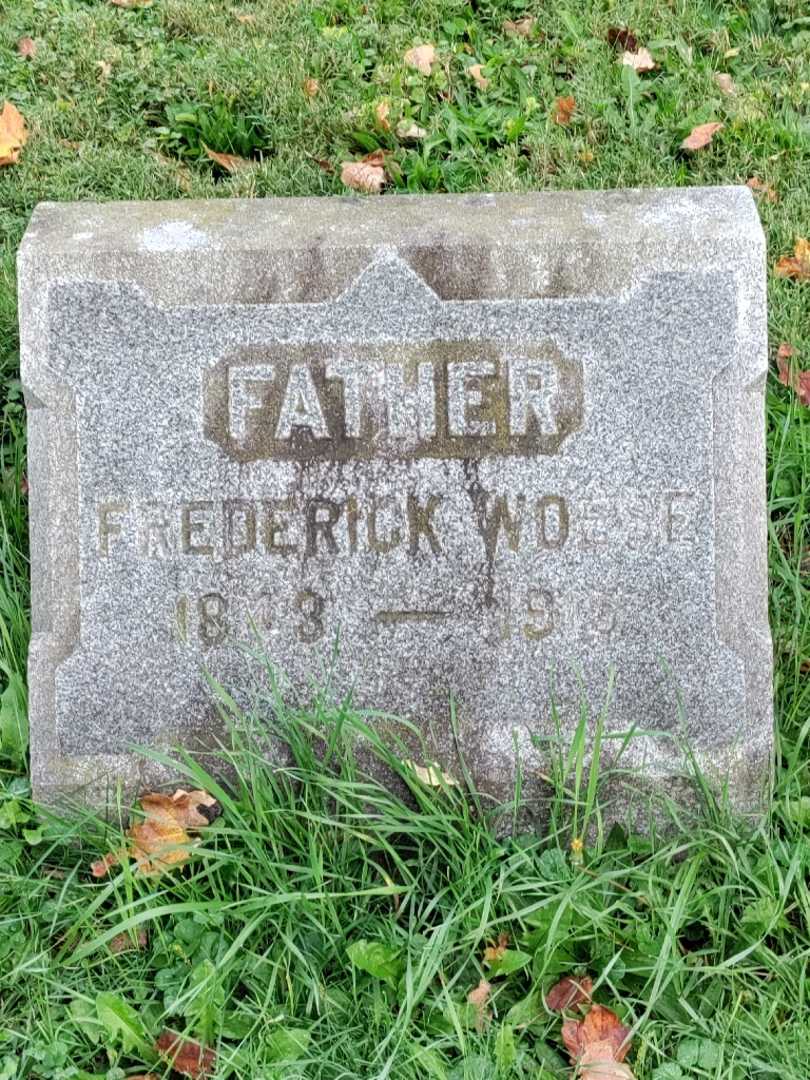 Frederick L. Woese's grave. Photo 3