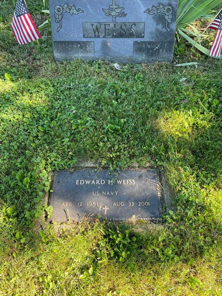 Edward H. Weiss US Navy's grave. Photo 6