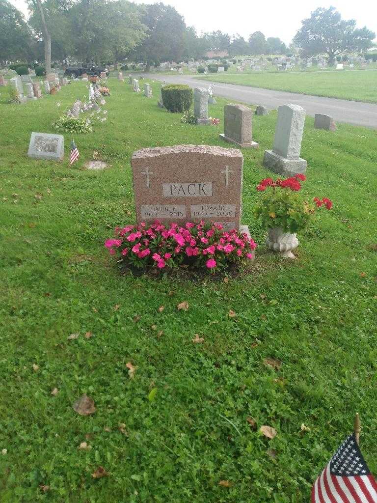 Edward Pack's grave. Photo 2