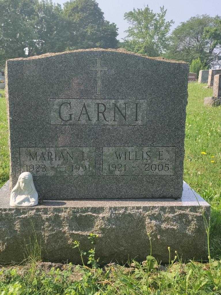 Willis E. Garni's grave. Photo 3