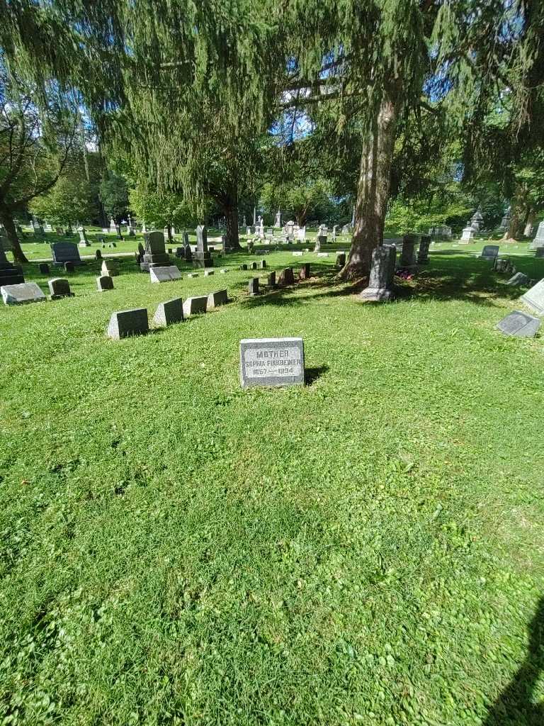 Sophia E M Finkbeiner's grave. Photo 1