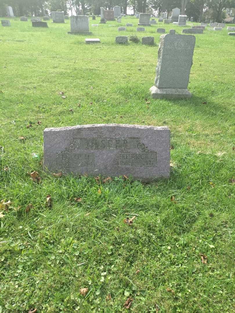 Frederick L. Vesper's grave. Photo 2