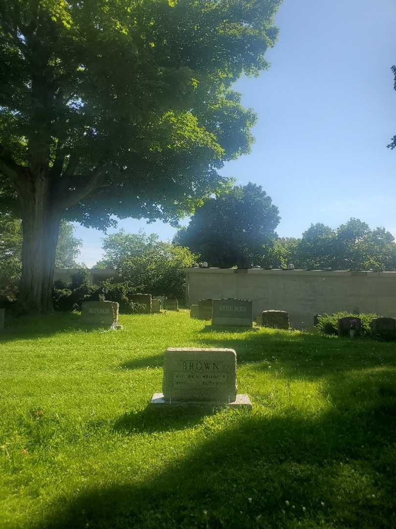 William E. K. Brown Senior's grave. Photo 1