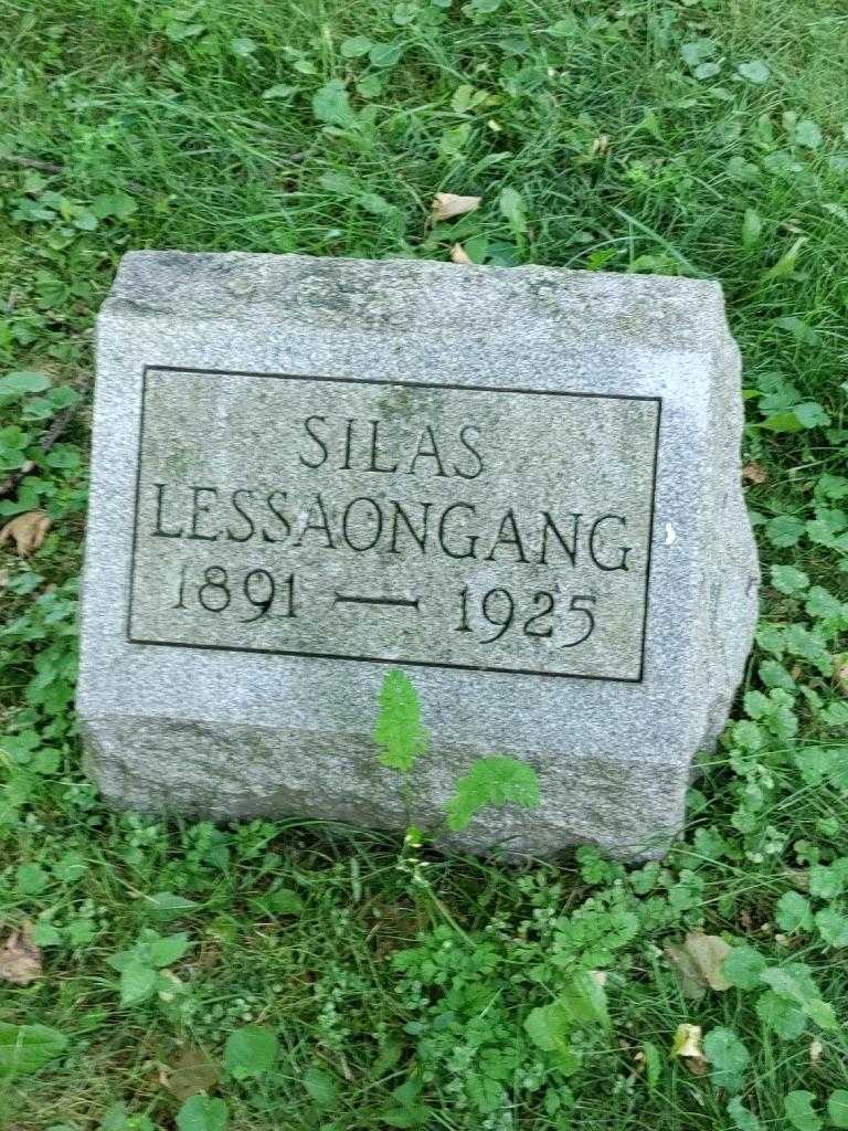 Silas Lessaongang's grave. Photo 3