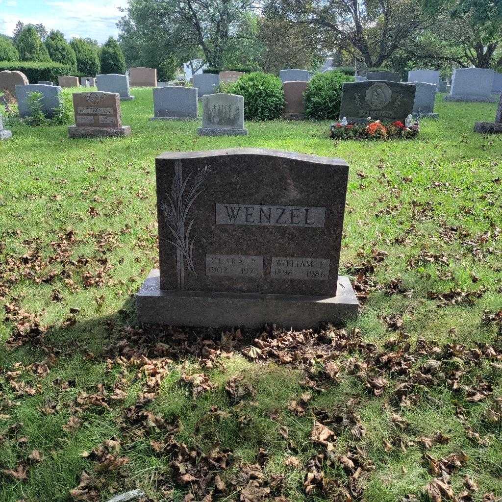 Clara R. Wenzel's grave. Photo 3