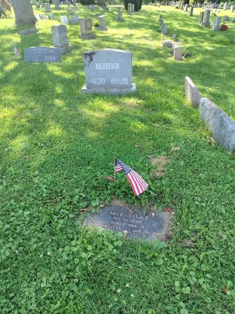 Jack Felice's grave. Photo 2