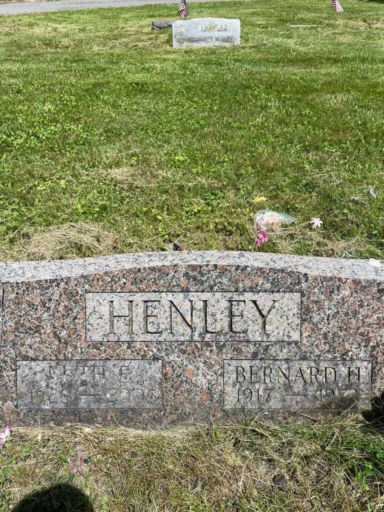 Bernard H. Henley's grave. Photo 3