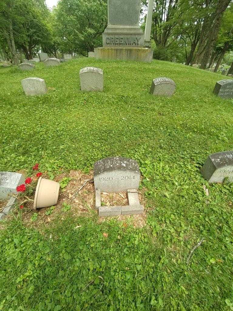 Edna P. Greenway's grave. Photo 1
