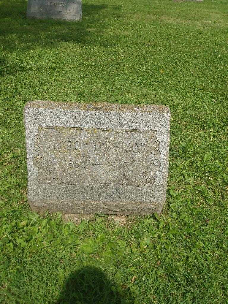 Leroy H. Perry's grave. Photo 2