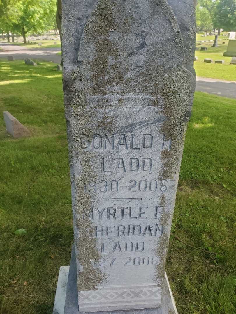 Donald H. Ladd's grave. Photo 3