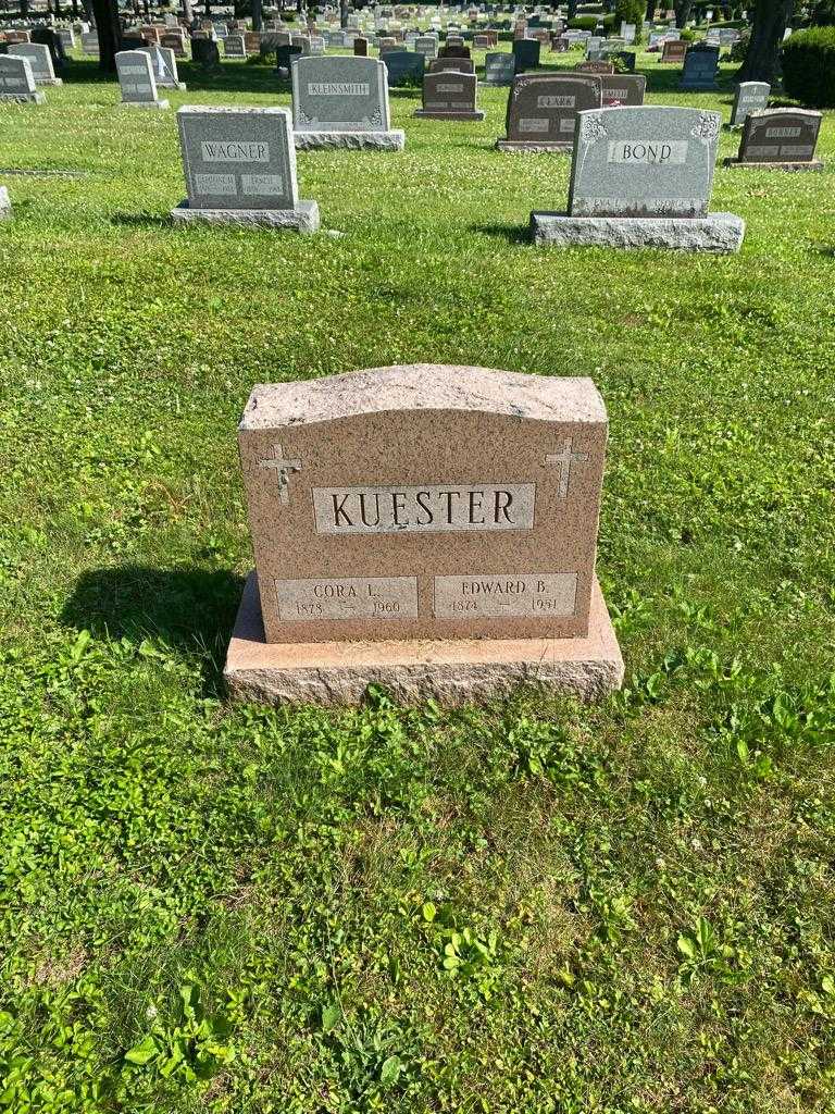 Edward B. Kuester's grave. Photo 2