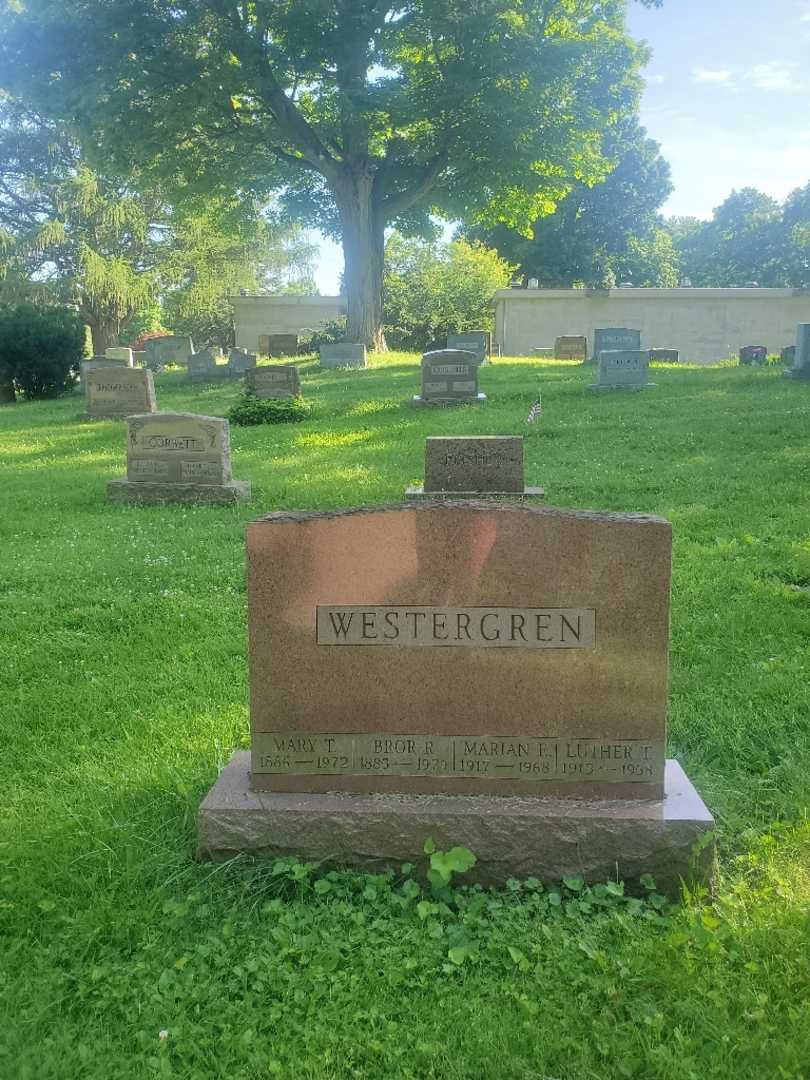 Marian E. Westergren's grave. Photo 2